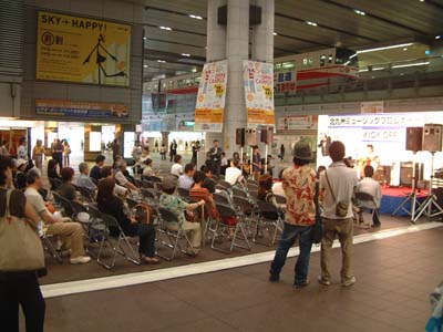 出前ライブJAM広場