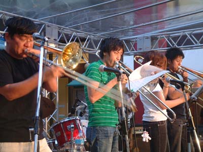 出前ライブinクロスロード