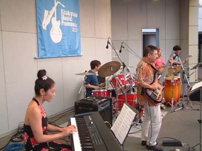 出前ライブinレインボー広場